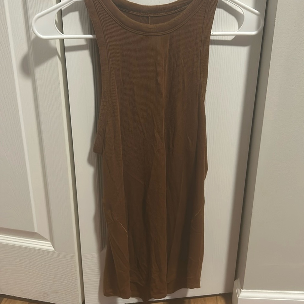 Lululemon tank